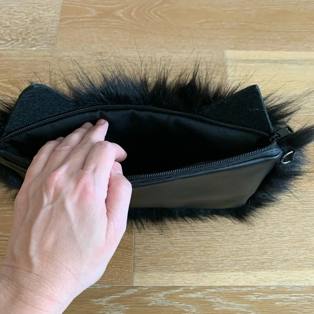 Fuzzy Cat Clutch